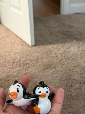 McDonald's Madagascar Penguin Toy Figures Lot of 2 Fast Food Toys 2005